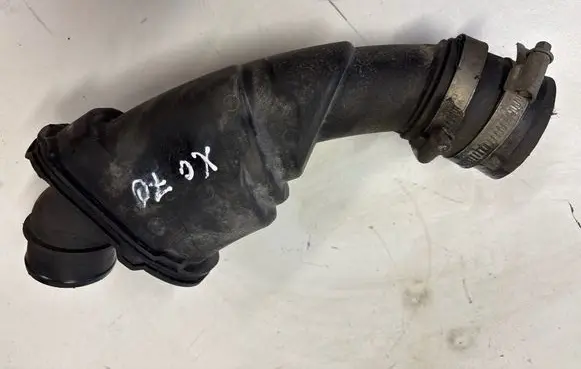 Volvo XC70 Intercooler hose/pipe 30778734 E274D