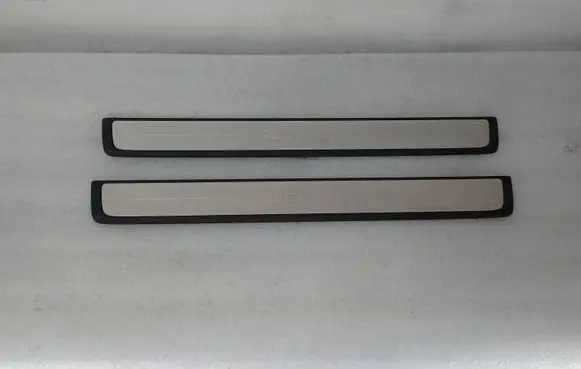 Foot area side trim