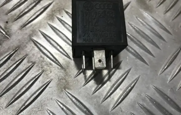 Volkswagen Golf III Other relay 191955531 72wv006