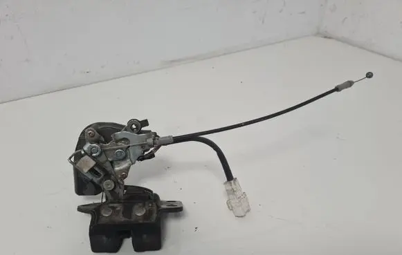 Toyota Corolla E120 E130 Tailgate/trunk/boot lock/catch/latch T015283000