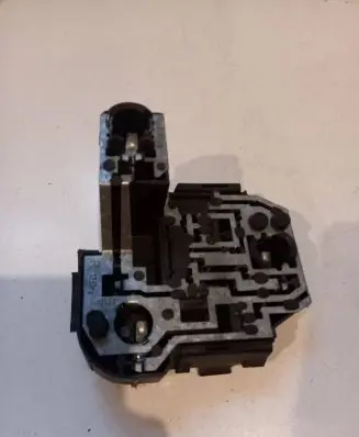 Volkswagen PASSAT B3 Tail light bulb cover holder 357945258