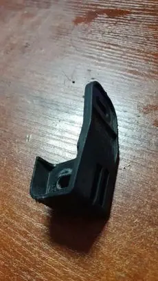 Headlight/headlamp mounting bracket
