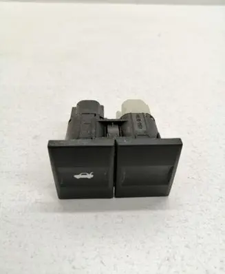 Ford Mondeo Mk III Tailgate/boot open switch button 1S7T19B514AA