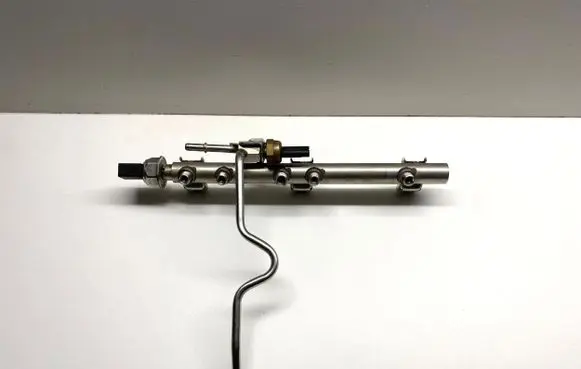 BMW 3 E92 E93 Fuel main line pipe 7562474 000763J7 12050010