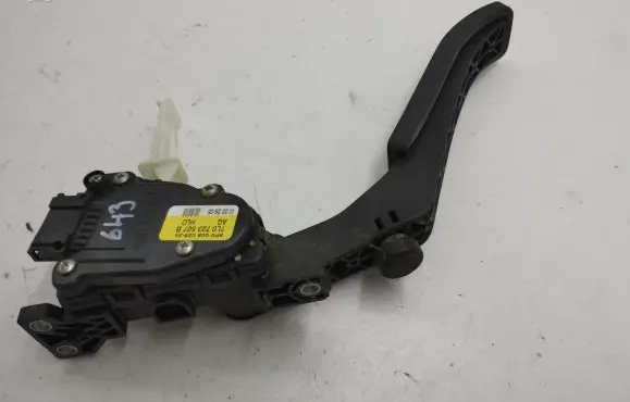 Porsche Cayenne (9PA) Accelerator throttle pedal 7L0723507B