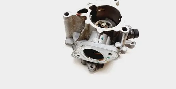 Volkswagen PASSAT B7 USA Vacuum pump 06K145100J