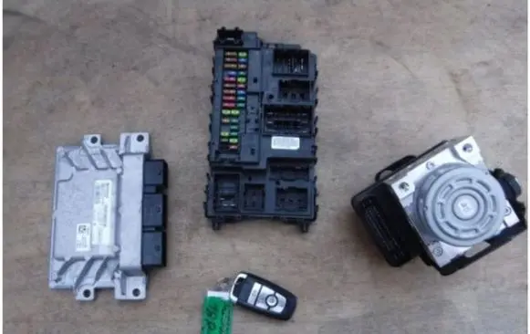 Ford Focus Engine ECU kit and lock set HS7A12A650T
