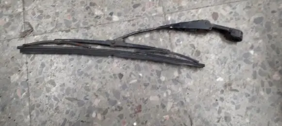 KIA Clarus Rear wiper blade arm 