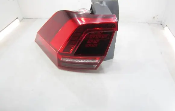 Volkswagen Tiguan Rear/tail lights 5NA945207F 2SD01252101 00669423