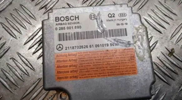 Mercedes-Benz CLS C219 Airbag control unit/module 0285001880 2118702626