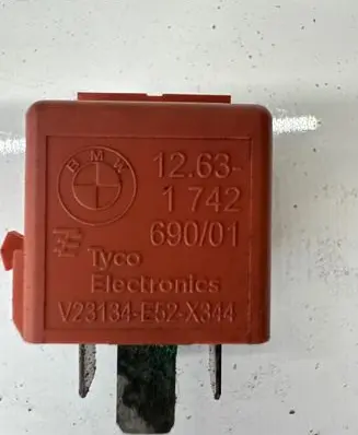 BMW 5 E60 E61 Other relay 12631742690 V23134E52X344