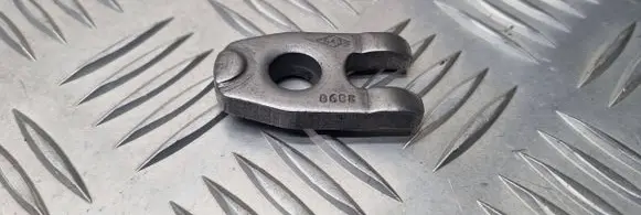 Renault Clio III Fuel Injector clamp holder 0608