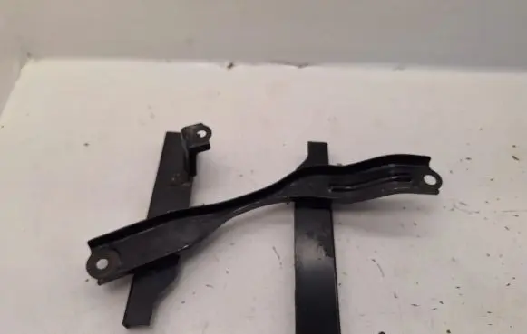 Toyota Avensis T270 Battery bracket 7440402120 7445130110