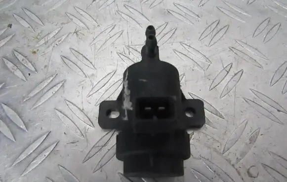 Renault Scenic I Turbo solenoid valve 7700113071
