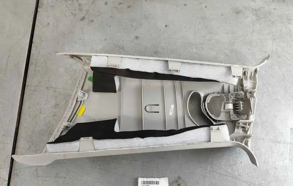 Tesla Model Y (B) pillar trim (top) 162222600e