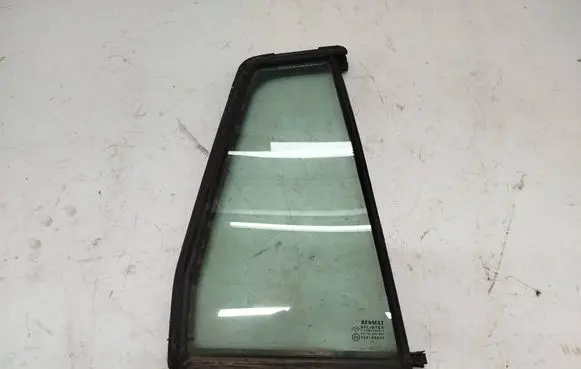 Rear vent window glass