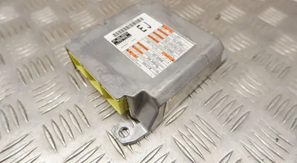 Lexus ES 250 - 300 - 330 Airbag control unit/module 8917033E30