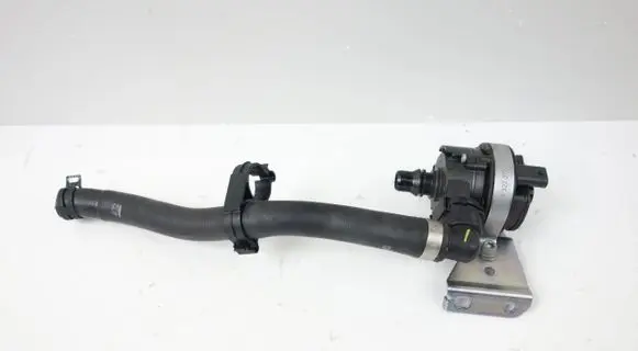 BMW M4 F82 F83 Water pump 9147359