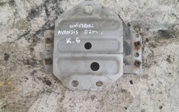 Toyota Avensis T250 Rear bumper shock impact absorber/damper 