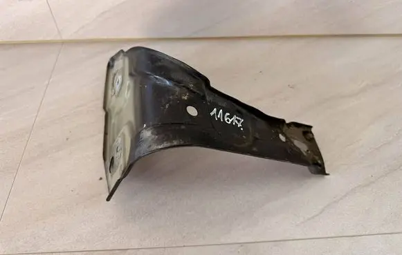 Volkswagen PASSAT B7 Fender mounting bracket 3AA821141