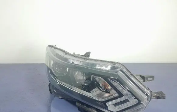 Nissan Qashqai Headlight/headlamp 100-19009