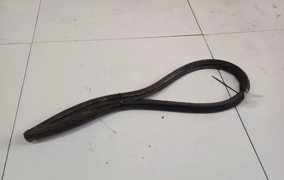 Volkswagen Golf V Rubber seal front coupe door 