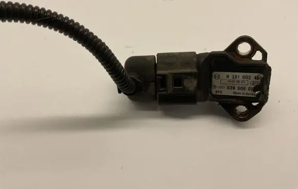 Audi A6 S6 C6 4F Air pressure sensor 0281002401 26053DC3