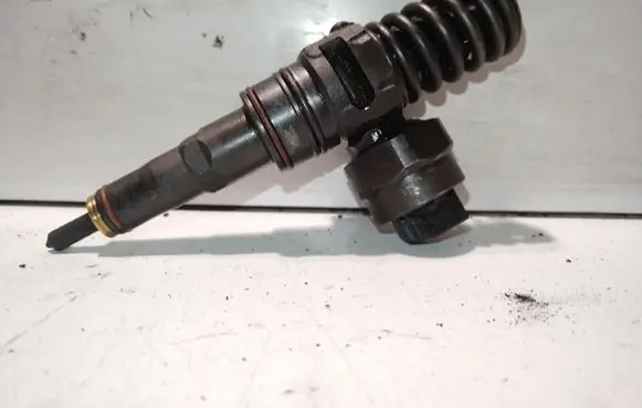 Ford Galaxy Fuel injector 038130073H