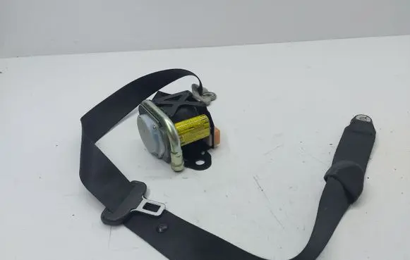 Mazda CX-7 Front seatbelt 0436046