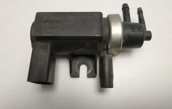 Audi A4 S4 B6 8E 8H Turbo solenoid valve 1J0906627
