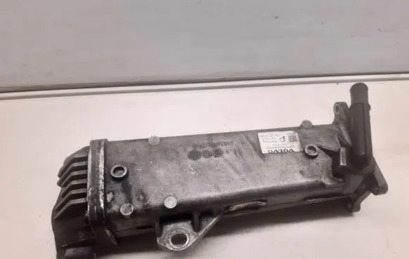 Volvo XC70 EGR valve cooler 31272702 70171804 0917000352