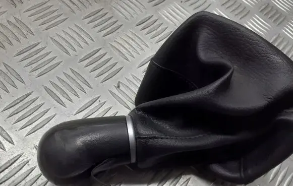 Ford Focus Gear shifter surround trim plastic
