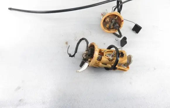 BMW 3 E46 Fuel level sensor 6752054 6750582