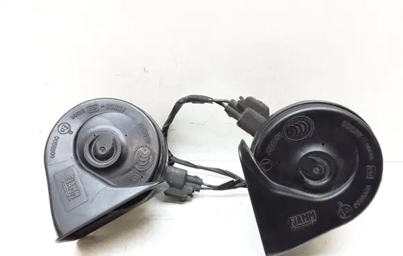 Volvo V70 Horn signal 31276806 31276805