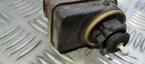 Peugeot 406 Headlight level adjustment motor 