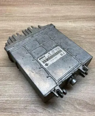 Nissan X-Trail T30 Engine control unit/module ECU 237102J661 0281001629 Used