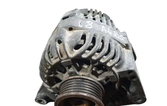 Audi A4 S4 B5 8D Generator/alternator