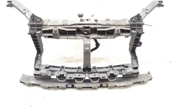 Opel Vivaro Radiator support slam panel