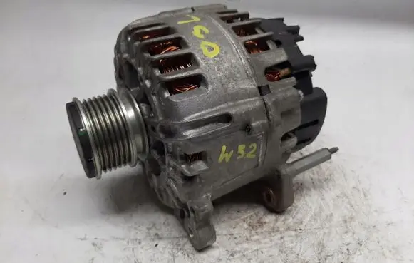Volkswagen Golf VI Generator/alternator 03L903023F