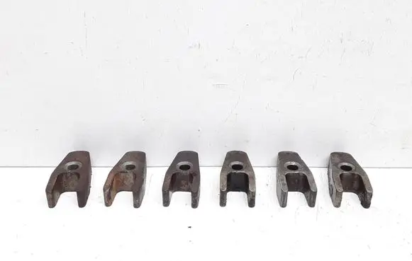 Mercedes-Benz E W211 Fuel Injector clamp holder 