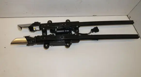 Audi A5 Seat belt adjustment motor 8W6857760
