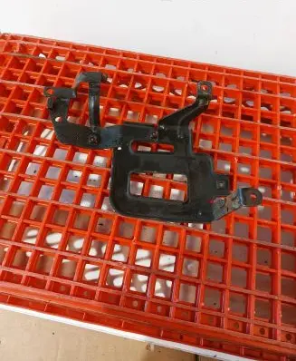 Mercedes-Benz E W212 Other engine bay part A2125013220