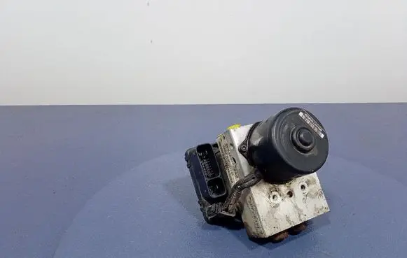 Chrysler Grand Voyager IV ABS Pump P04721428AF