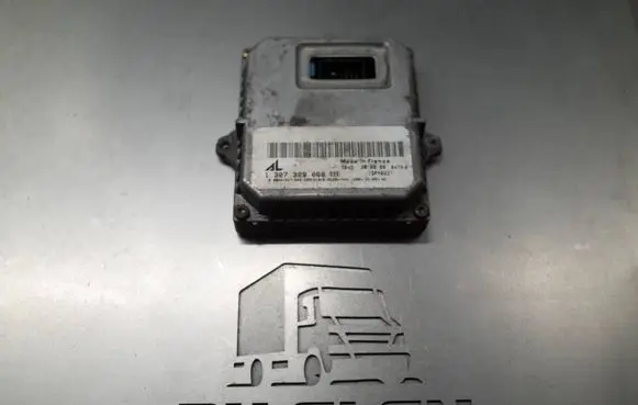 Audi TT Mk1 Xenon control unit/module 1307329066