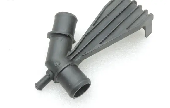 Toyota Auris 150 Engine coolant pipe/hose