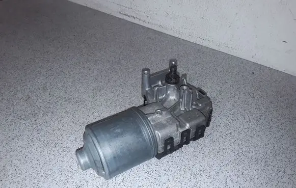 BMW 3 E46 Wiper motor 67636914577 6914577