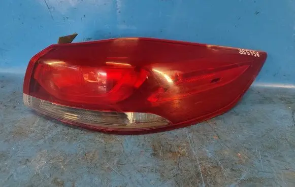Hyundai Elantra VI Boot/trunk interior light 92402F3000