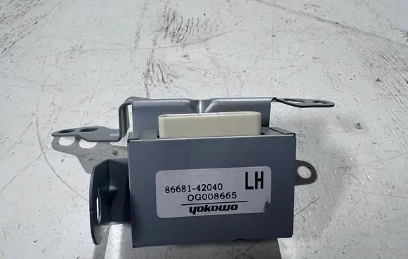 Toyota RAV 4 (XA50) Antenna control unit 8668142040