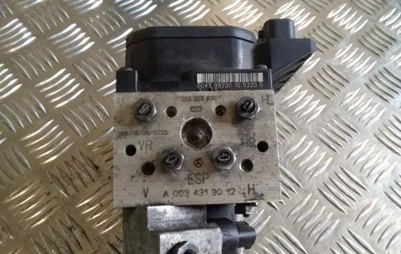 Mercedes-Benz E W210 ABS Pump 0265202436 A0034319012