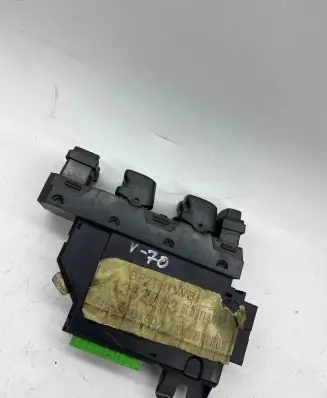 Volvo V70 Electric window control switch 30739980